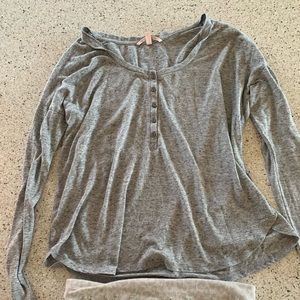 VS Grey sweatshirt